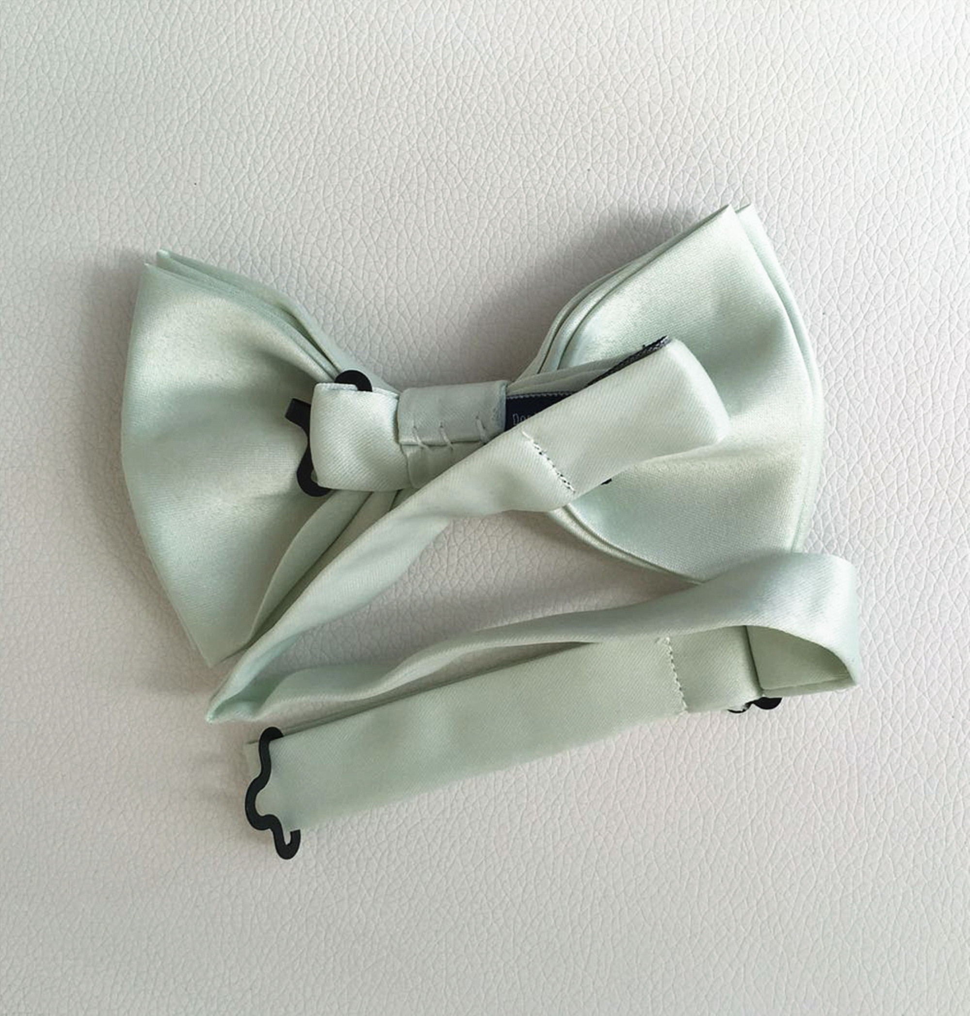 Light Sage Green Pre-tied Bow Tie