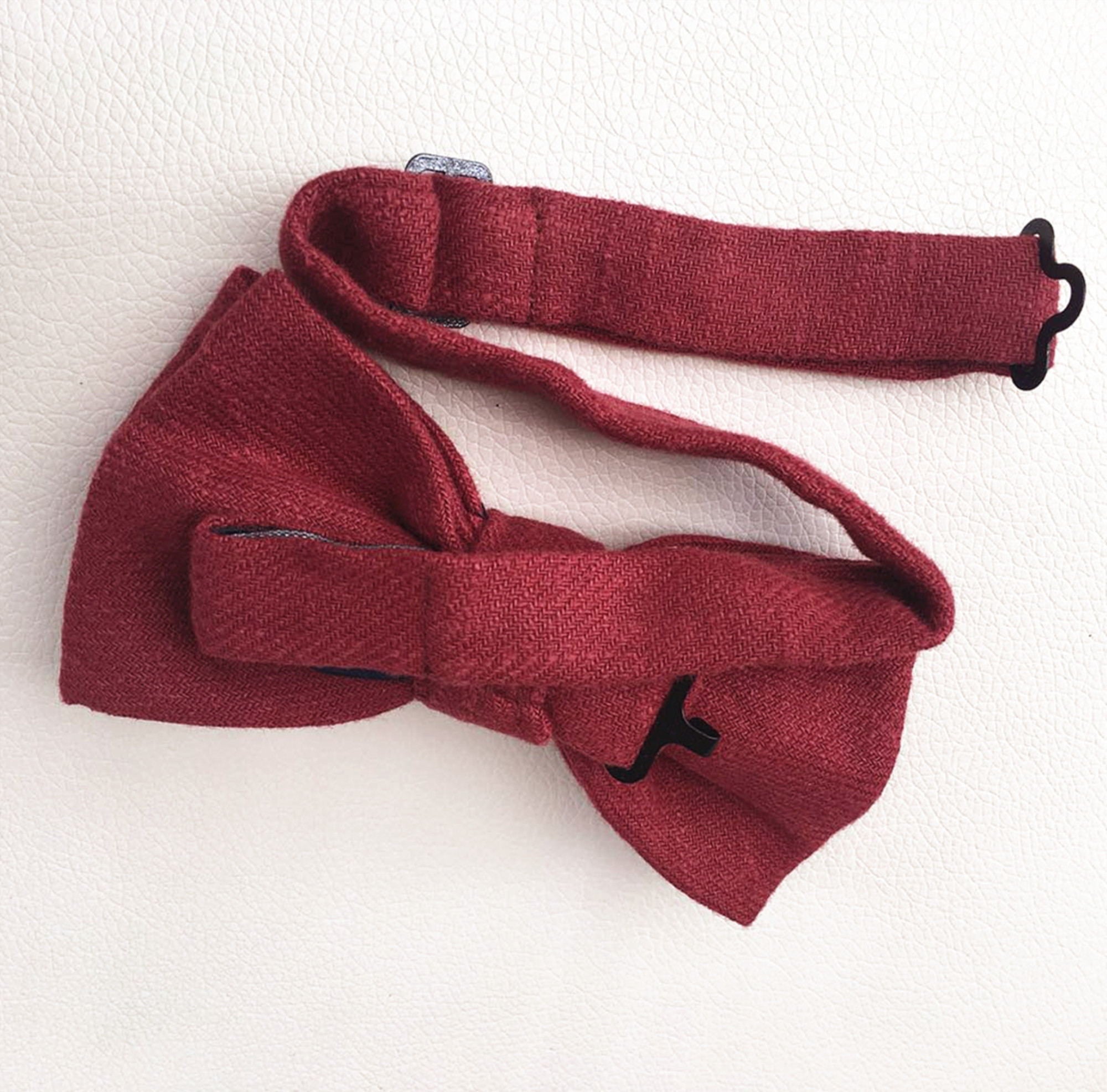 Merlot Burgundy Linen Pre-tied Bow Tie