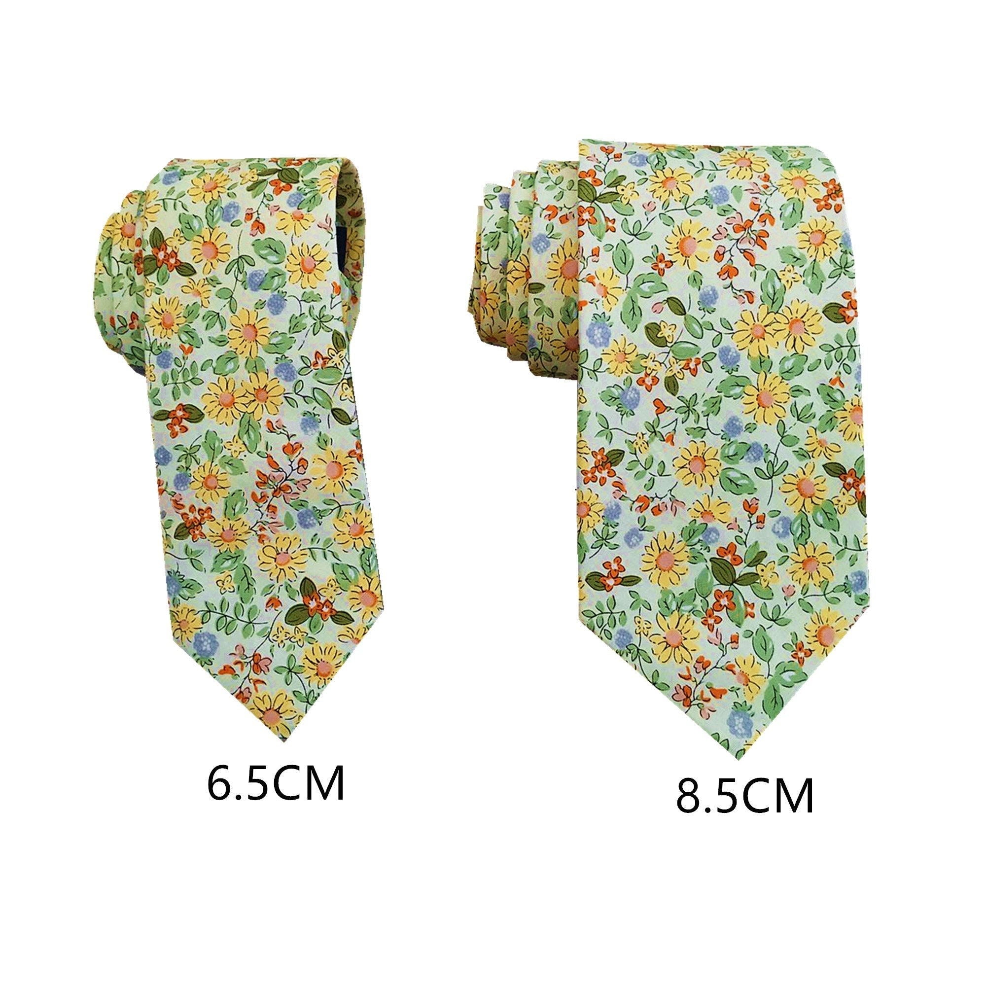 Yellow Daisy Floral Necktie
